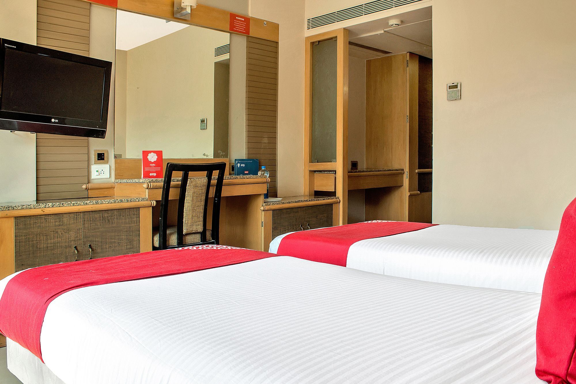 Oyo 11089 Hotel Deccan 8 Pune Ngoại thất bức ảnh